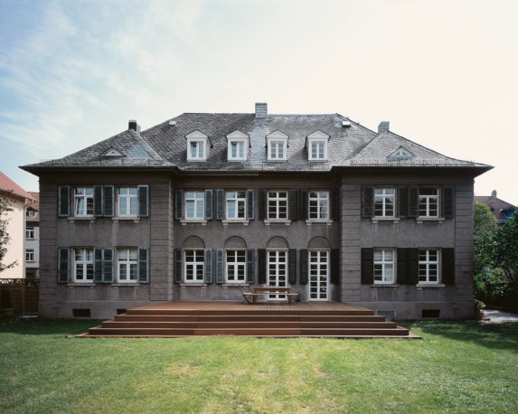 restoration of a single-family home in Frankfurt am Main